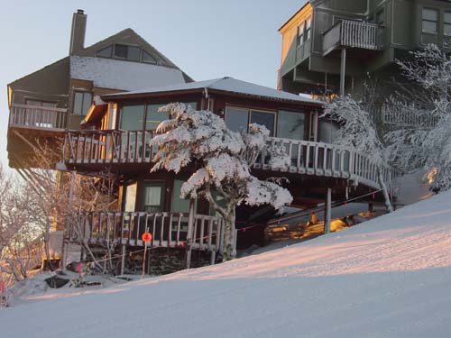 house_on-the-slope