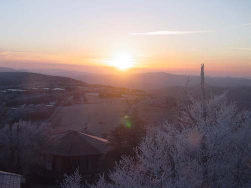 view_spring_frosty_sunrise